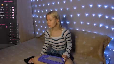 Snapshot of mailin_harrington chatting on January 2025 03:45:01 PM Your kitty online show from January 2025 03:45:01 PM
