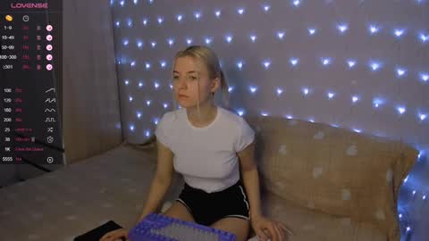 Snapshot of mailin_harrington chatting on January 2025 03:30:01 AM Your kitty online show from January 2025 03:30:01 AM