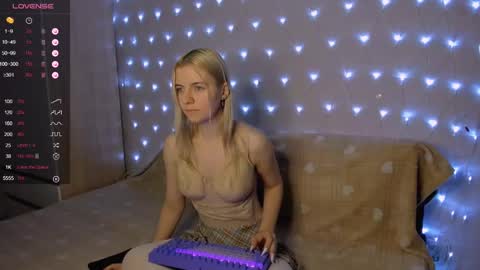 Snapshot of mailin_harrington chatting on January 2025 04:08:01 PM Your kitty online show from January 2025 04:08:01 PM