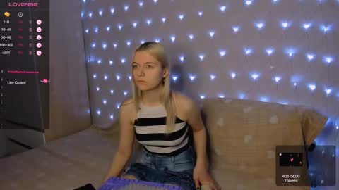 Snapshot of mailin_harrington chatting on February 2025 04:00:01 PM Your kitty online show from February 2025 04:00:01 PM