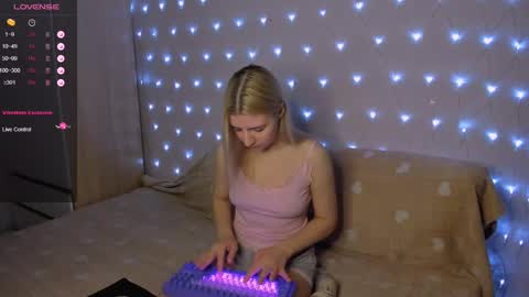 Snapshot of mailin_harrington chatting on March 2025 03:42:02 PM Your kitty online show from March 2025 03:42:02 PM