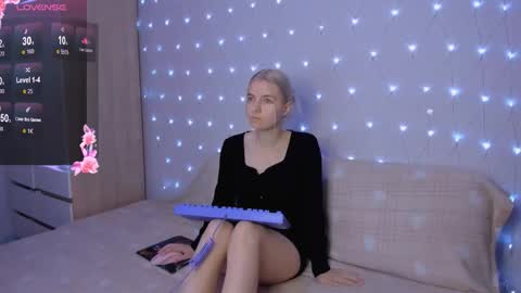 Snapshot of mailin_harrington chatting on September 2025 03:34:02 PM Your kitty online show from September 2025 03:34:02 PM