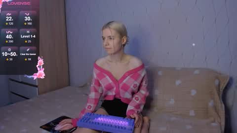 Your kitty online show from November 2025 03:06:01 AM