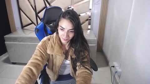 Maily online show from November 2025 02:46:02 AM