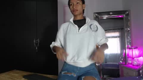 mailyn_gold online show from May 2026 11:59:01 AM