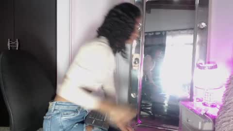 mailyn_gold online show from May 2026 11:59:01 AM