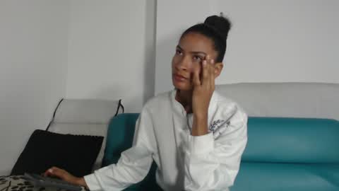 mailyn_gold online show from June 2026 11:47:02 AM