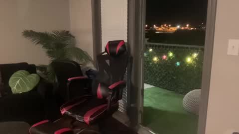 Maira online show from December 2024 02:08:01 AM