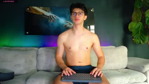 Snapshot of maisonbastian chatting on June 2026 12:40:02 PM Bastian Arslan online show from June 2026 12:40:02 PM