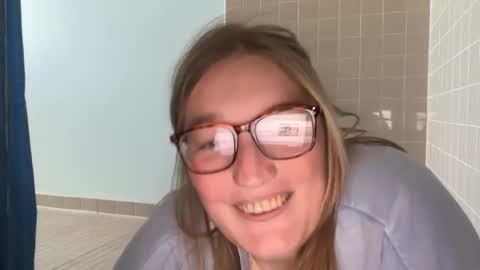 maisystellaxx online show from June 2026 10:01:02 PM
