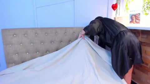 Maite online show from December 2025 08:13:01 PM