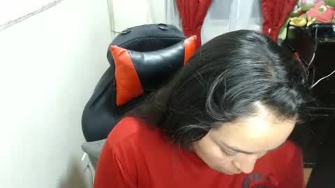 Snapshot of maitte_22 chatting on January 2025 01:28:02 AM Hello friends Im on another account    online show from January 2025 01:28:02 AM