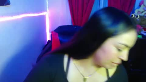 Snapshot of maitte_22 chatting on January 2025 04:14:02 AM Hello friends Im on another account    online show from January 2025 04:14:02 AM