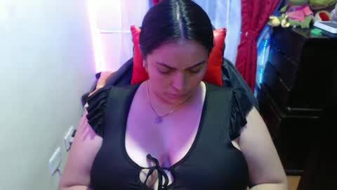 Snapshot of maitte_22 chatting on February 2025 08:11:02 AM Hello friends Im on another account    online show from February 2025 08:11:02 AM