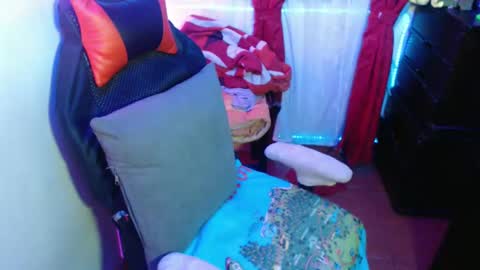 Snapshot of maitte_22 chatting on February 2025 12:49:02 AM Hello friends Im on another account    online show from February 2025 12:49:02 AM