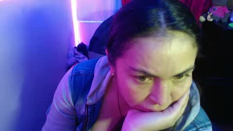 Snapshot of maitte_22 chatting on February 2025 01:40:01 AM Hello friends Im on another account    online show from February 2025 01:40:01 AM