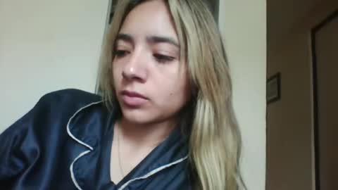majo_gomezz online show from October 2025 05:58:02 PM