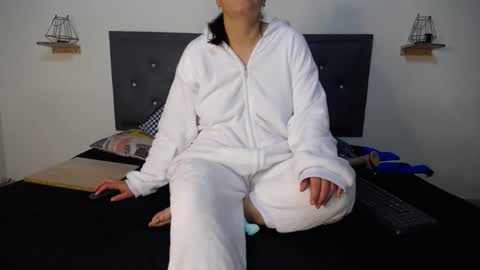 Snapshot of majo_leal_ chatting on January 2025 01:37:02 PM majo online show from January 2025 01:37:02 PM