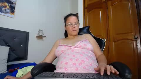 Snapshot of majo_leal_ chatting on January 2025 10:51:02 AM majo online show from January 2025 10:51:02 AM