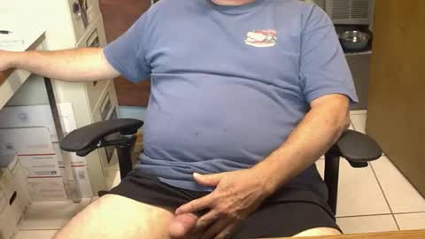 Snapshot of majormike34 chatting on May 2026 01:17:02 PM majormike34 online show from May 2026 01:17:02 PM