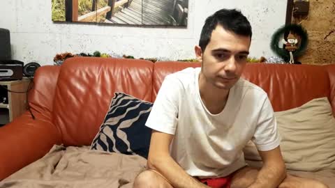 Snapshot of make_me_feel chatting on November 2025 09:08:01 PM Lena Ian online show from November 2025 09:08:01 PM