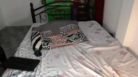 Snapshot of makelove2mebb chatting on December 2024 12:29:01 AM makelove2mebb online show from December 2024 12:29:01 AM