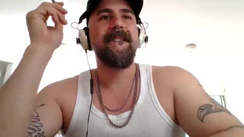 Snapshot of makeme_do_it_ chatting on September 2025 01:05:02 PM Diego online show from September 2025 01:05:02 PM