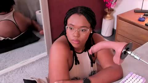Snapshot of makena_gh chatting on May 2026 04:18:01 AM makena online show from May 2026 04:18:01 AM