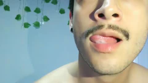 Snapshot of makenzy_darly chatting on January 2025 09:32:02 PM Makenzy darly online show from January 2025 09:32:02 PM