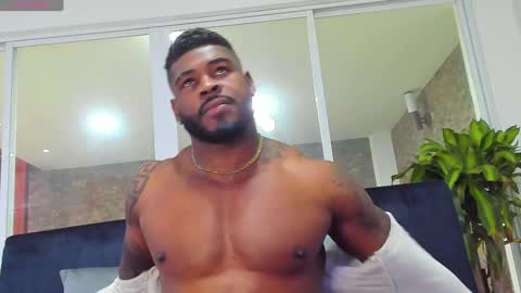 Snapshot of makonneen chatting on December 2024 01:55:01 PM Makonnen online show from December 2024 01:55:01 PM