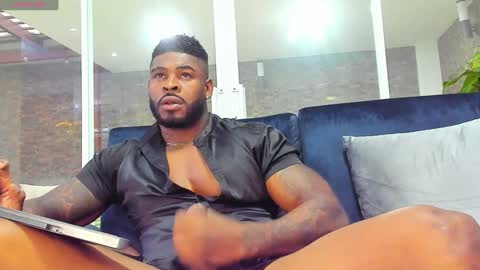 Snapshot of makonneen chatting on December 2024 09:24:01 PM Makonnen online show from December 2024 09:24:01 PM