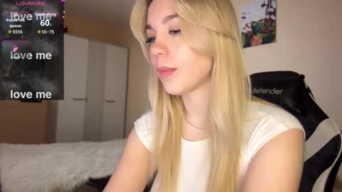 Snapshot of maksisisia chatting on October 2025 10:06:02 PM maksisisia online show from October 2025 10:06:02 PM