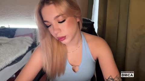 Snapshot of maksisisia chatting on November 2025 12:16:01 PM maksisisia online show from November 2025 12:16:01 PM