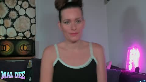Snapshot of mal_meow chatting on December 2024 02:09:01 PM Mal Dee online show from December 2024 02:09:01 PM