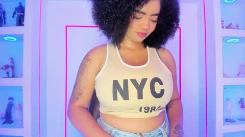Snapshot of malaikabrown chatting on December 2024 11:56:02 AM online show from December 2024 11:56:02 AM