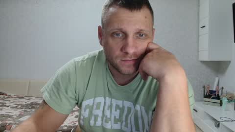 Snapshot of malchyshka chatting on December 2024 02:57:02 PM malchyshka online show from December 2024 02:57:02 PM