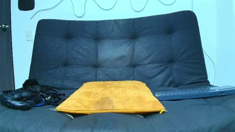 Snapshot of malcompierce chatting on April 2026 01:49:02 AM Malcom online show from April 2026 01:49:02 AM