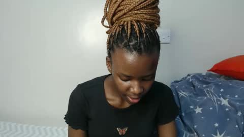 Snapshot of malia_latifa chatting on November 2025 12:29:02 PM lati online show from November 2025 12:29:02 PM