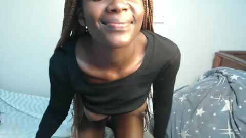 Snapshot of malia_latifa chatting on November 2025 01:07:02 AM lati online show from November 2025 01:07:02 AM