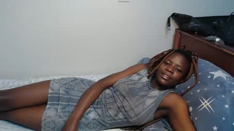 Snapshot of malia_latifa chatting on November 2025 01:19:02 AM lati online show from November 2025 01:19:02 AM