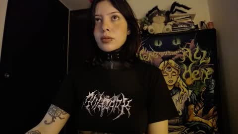 Snapshot of maliceinwonderland25 chatting on November 2025 03:27:01 AM Alice Asylum online show from November 2025 03:27:01 AM