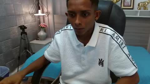 malik20_ online show from April 2026 02:21:01 PM