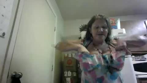Snapshot of malinda702 chatting on September 2025 02:55:02 AM malinda702 online show from September 2025 02:55:02 AM