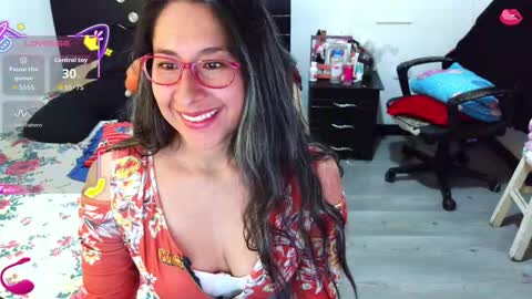 Snapshot of malishka_fox chatting on September 2025 05:05:02 PM Malishka online show from September 2025 05:05:02 PM