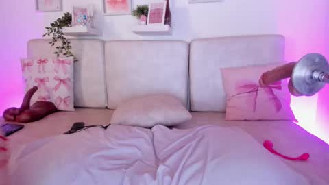 Malka online show from December 2025 08:28:02 PM