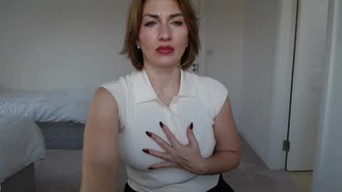 mallinia online show from March 2025 04:55:01 PM