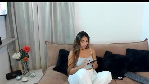 Snapshot of mallory_04 chatting on October 2025 11:36:02 PM Mallory online show from October 2025 11:36:02 PM