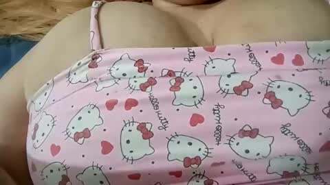 Snapshot of mally_cooperr chatting on November 2025 06:55:01 AM Aleja zapata online show from November 2025 06:55:01 AM