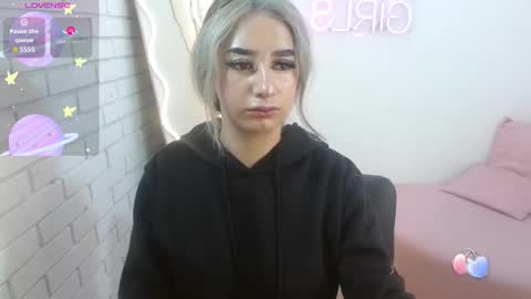 Malory  online show from November 2025 11:41:01 AM