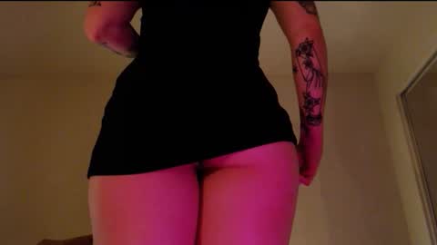 Snapshot of malthevalleyqueen chatting on March 2026 04:17:02 AM Mal online show from March 2026 04:17:02 AM